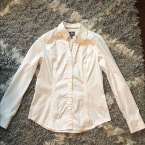 Express the essential white collar shirt small
